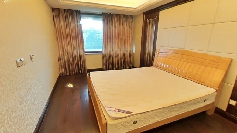 Yaguo Emperor's West Lake - View 3