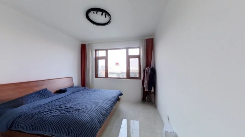 Yi Lake International - View 3