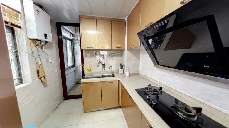 Poly Modern Square - View 7