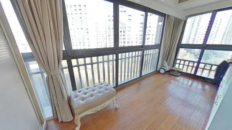 Clover Apartment - View 7