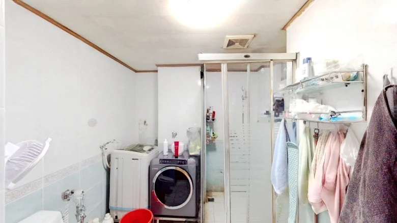 West Xinport Road 158 Compound - View 6