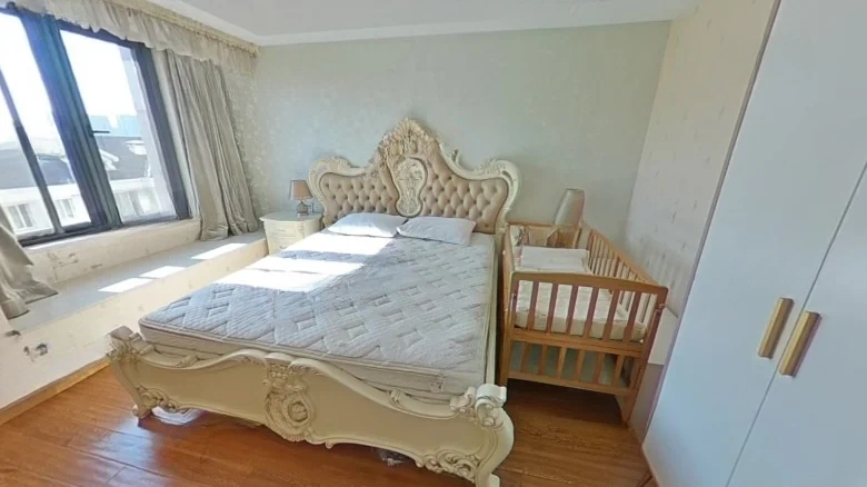 Clover Apartment - View 5