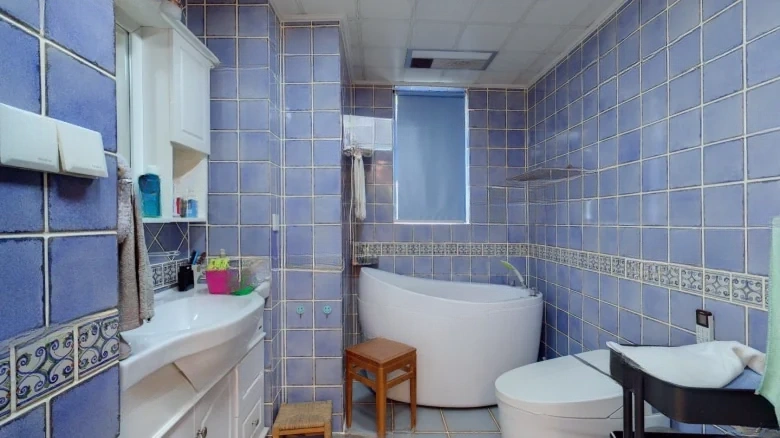 Leisurely Stroll in the Courtyard - View 6