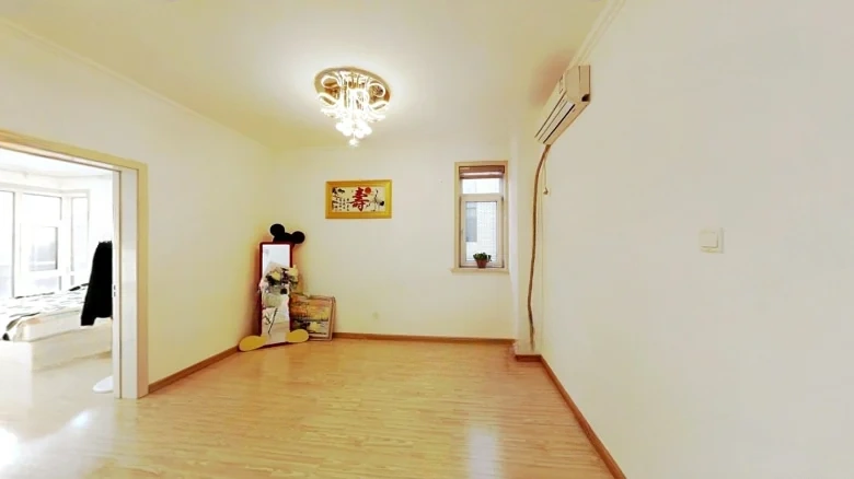 Poly Roland Fragrant Valley - View 5