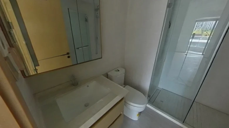 Lunar Peak Premium Emerald Court - View 9