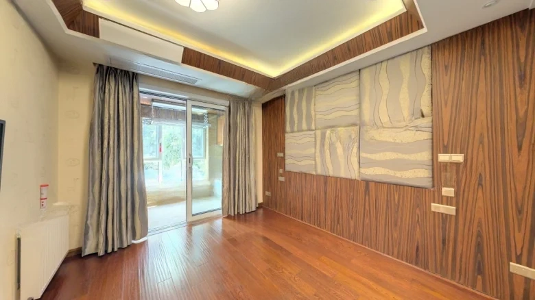 Landscape Gate Riverside Lingxiu Garden - View 3