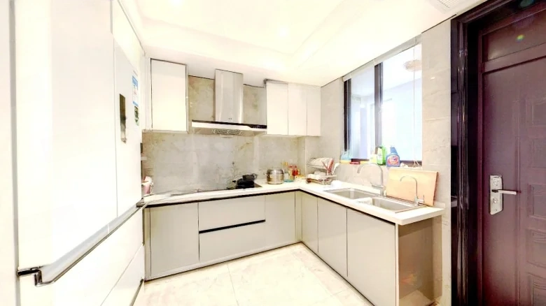 Starlight Avenue Plaza - View 9