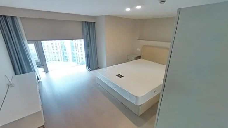 Maochen Golden Seat - View 3