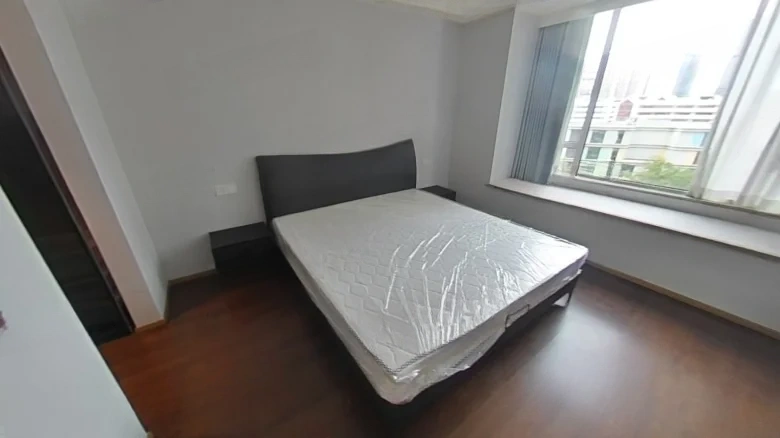 Riverfront Imperial Iris Residence - View 4