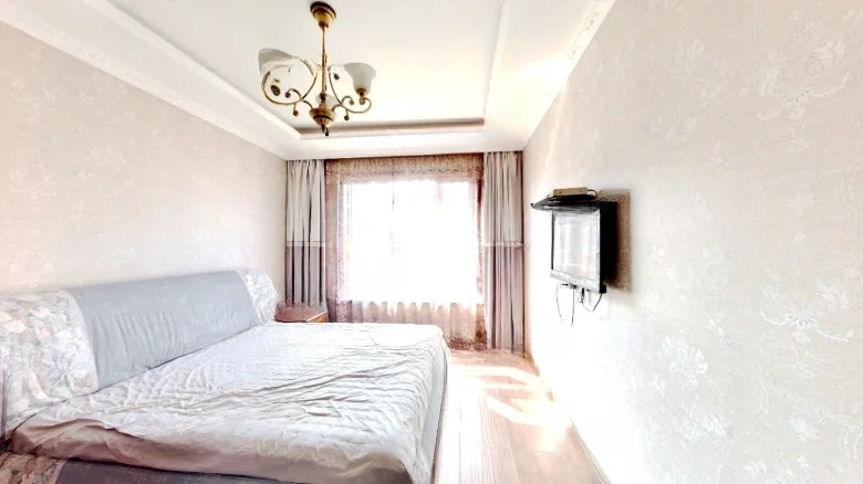 Poly Roland Fragrant Valley - View 5