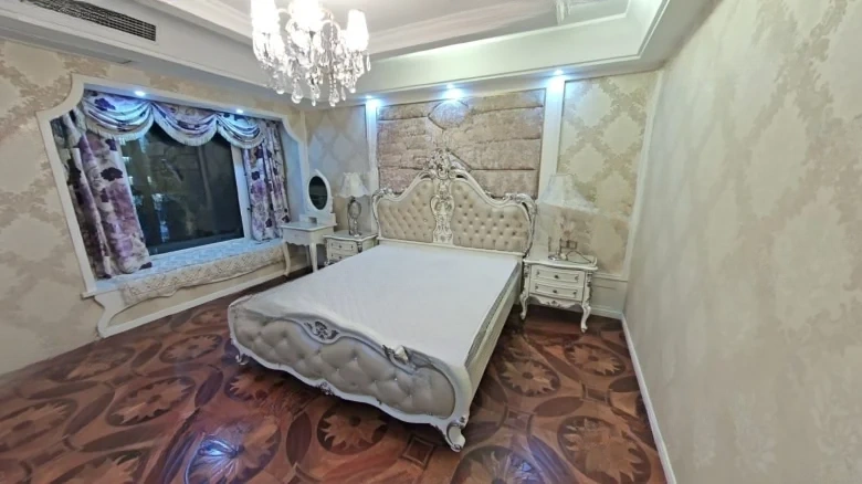 Elegant Garden Residence - View 2