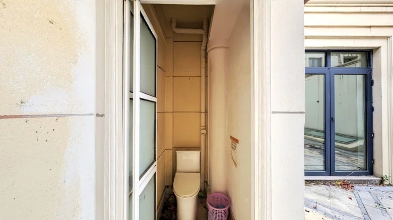 Dongcheng Courtyard Compound - View 14