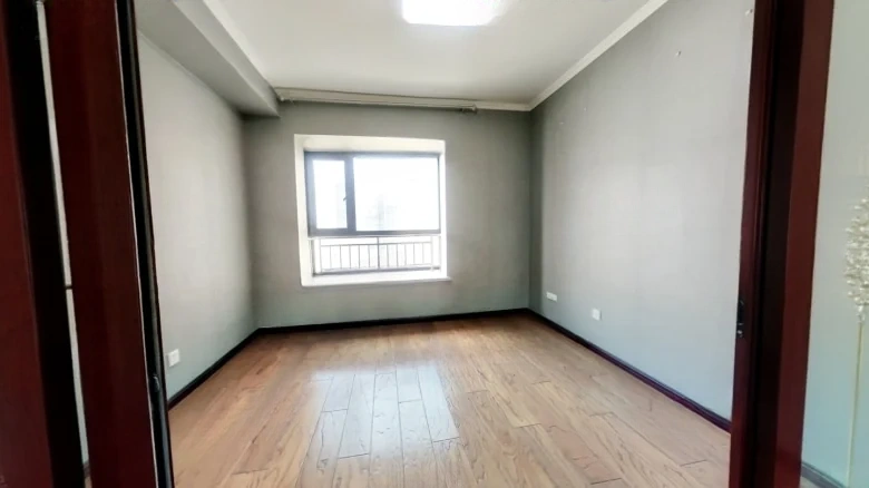 Loyal Capital Mansion - View 2