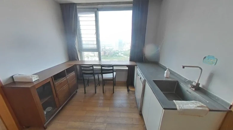 Poly Champagne International - View 6