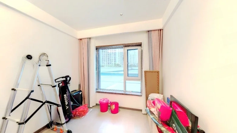 East District of Jinse Home by the River滨江金色家园东区翻译成英文专业名称时，可以表达为 - View 4