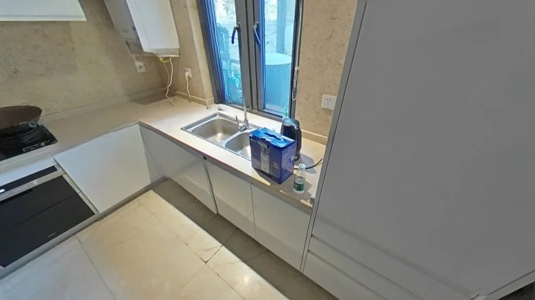 Long Hair Metropolitan Gentlemen - View 12