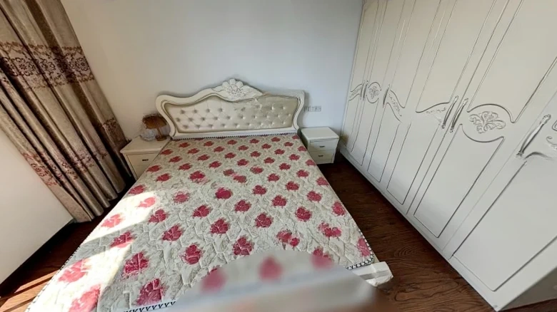 Golden Base Courtyard House - View 2