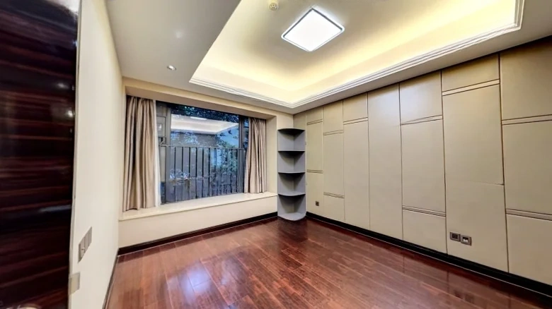 Imperial Dragon Heaven - View 3