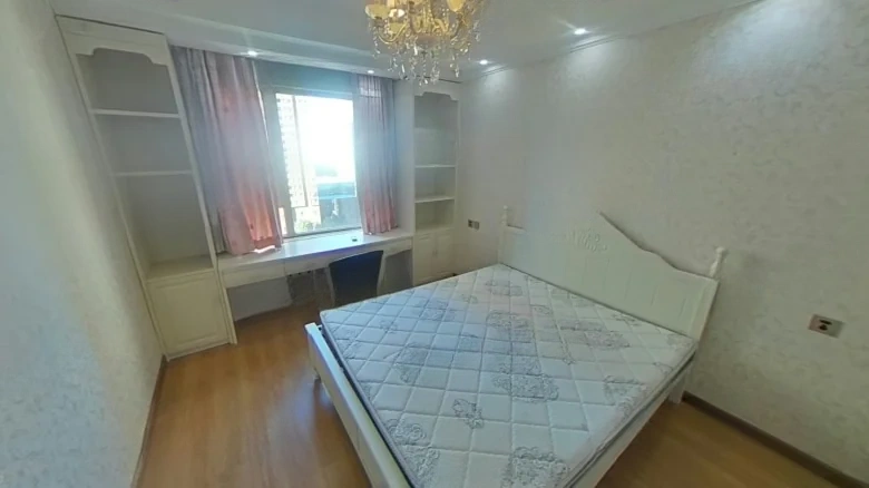 Western Beauty Five Continents Heaven and Earth - View 3