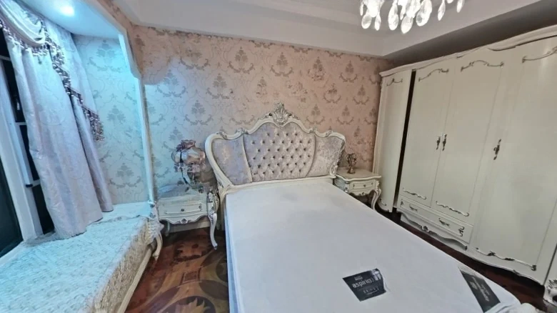 Elegant Garden Residence - View 5