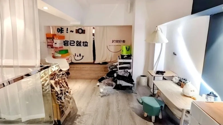 Lanzhou Zhongtianjian Square - View 2