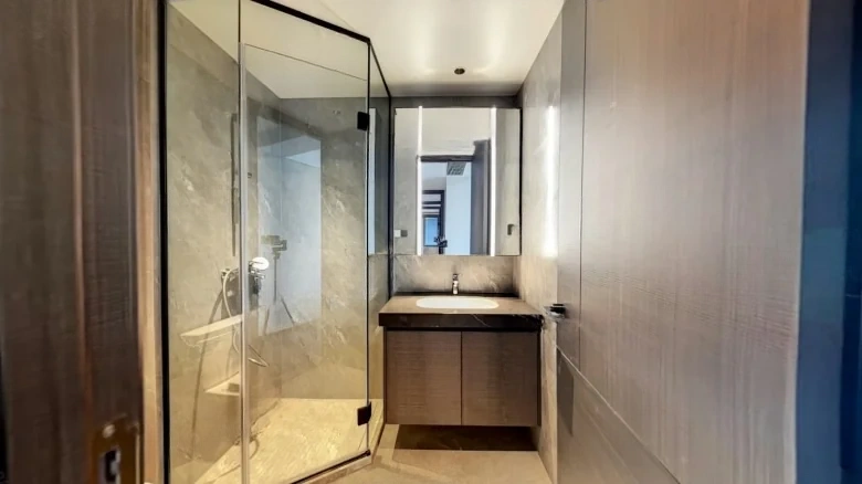 River Panorama Mansion - View 10