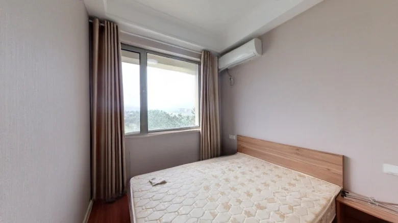 Clear Wind Riverbank - View 2