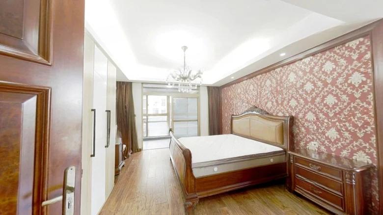 Zhongyin Crown International - View 3