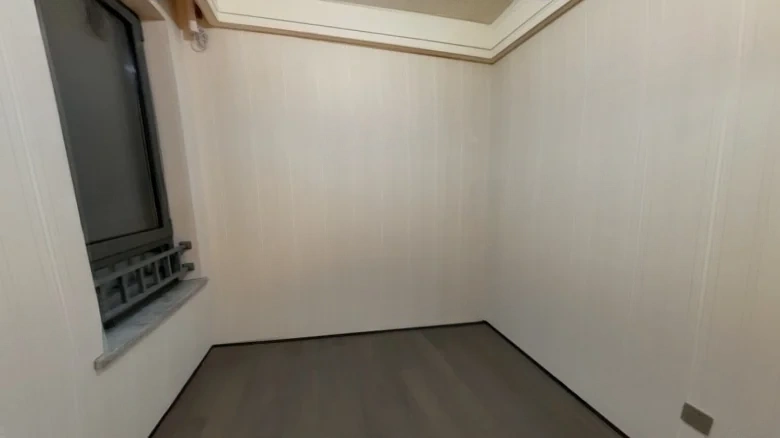 Wanxiang Huafu碧桂花园 would translate to碧 Grove Garden for the first part, so assuming - View 3