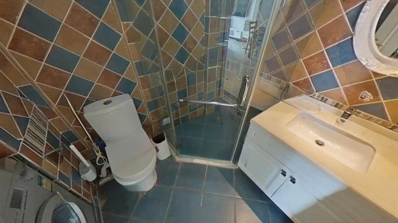 Lord's Golden Throne - View 8