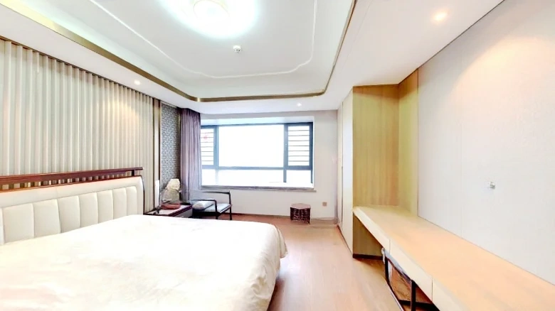 Elegant View Bay - View 3