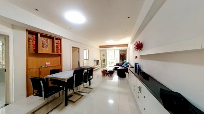 King's Crown Lakeview Garden - View 4