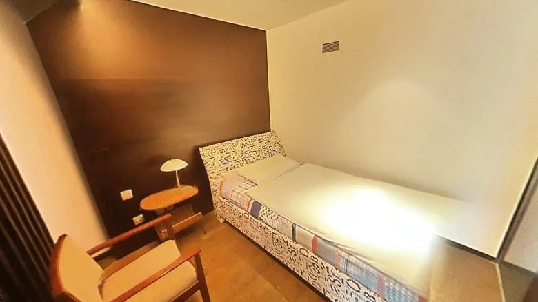 Yinzuo Linghai Gongguan - View 2