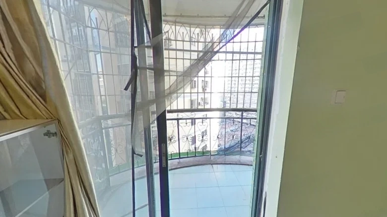 Dragon Gate Heaven下的翻译可以根据上下文有不同的表达，但最常用的直接对应译名是 - View 7