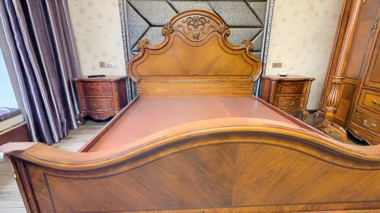 Central Mansion - View 3