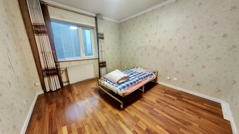 Yinzuo Crystal International - View 3