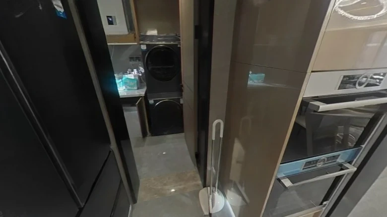 China Sea East Port - View 10