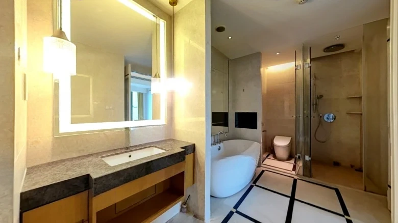 Eastern Horizon Ritz-Carlton Shanghai - View 5