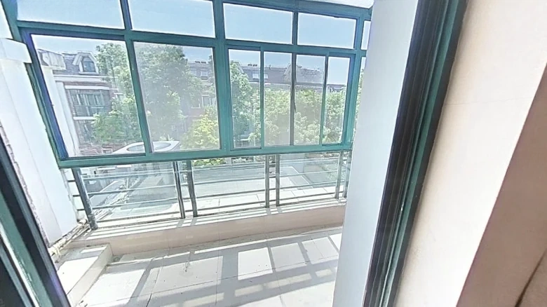 Golf Lakeview Flower Garden - View 17