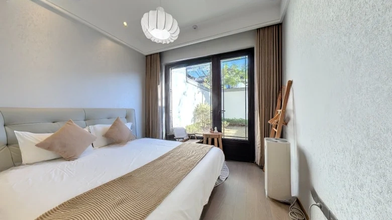 Wangzhu Mountain - View 9