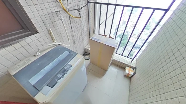 Poly Center Plaza - View 5