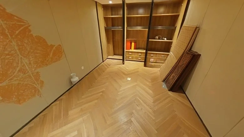 Long Hair Metropolitan Gentlemen - View 5