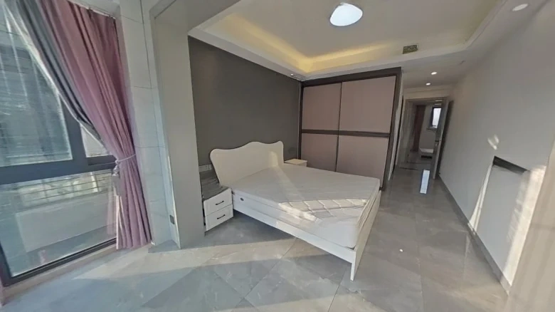 Lakeview Mansion - View 2