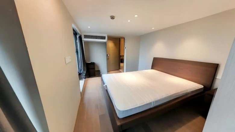 Majestic Gold Throne - View 2