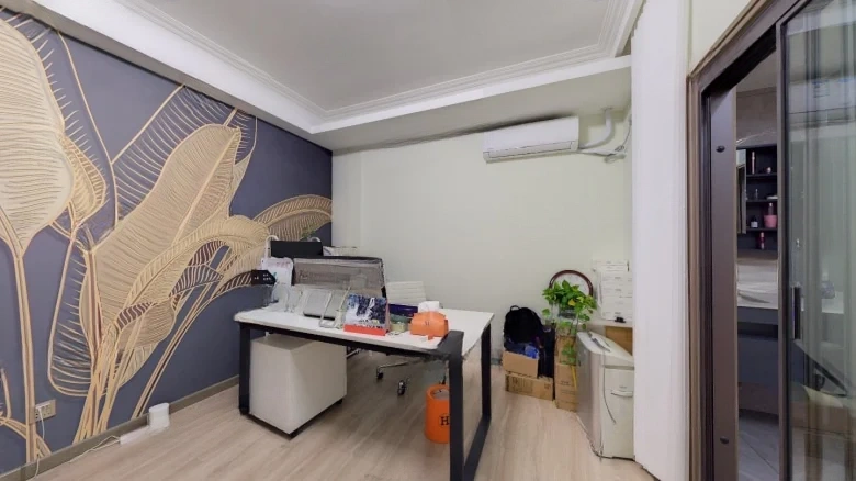 Round Square Apartments - View 4