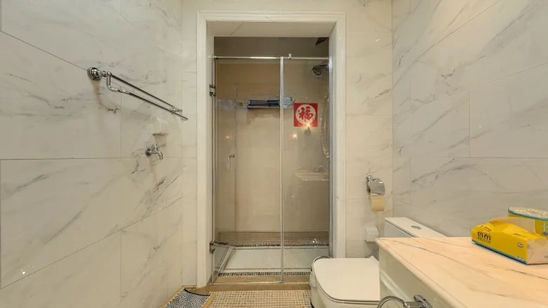 Luxin Tingyun Villa莊 in English would be represented more contextually as - View 6