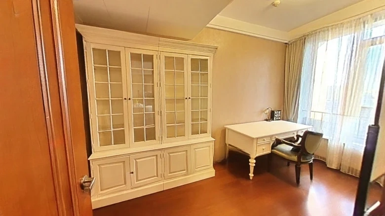 Elegant Ode Residence - View 2