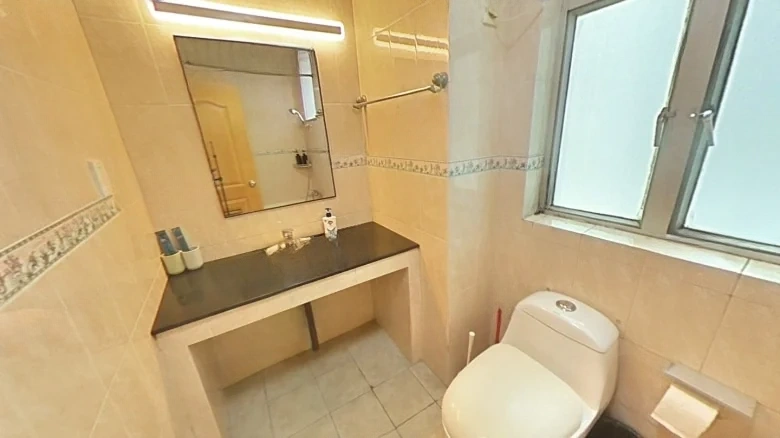 Famous Gate Tower大厦 in this context is already an English term for - View 8