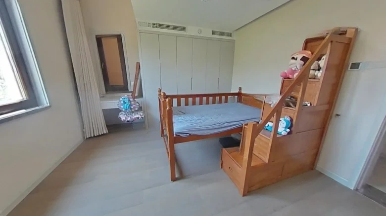 Saintyx Bay, Xiao Ping Island - View 3