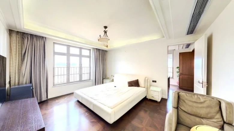 Vanke Lake Heart Island - View 3